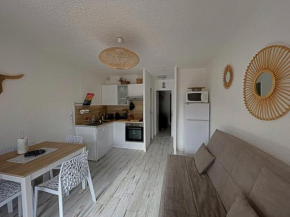 Appartement climatisé, cour privée, proche centre et plage, 4 pers., Saintes-Maries-de-la-Mer - FR-1-475-81